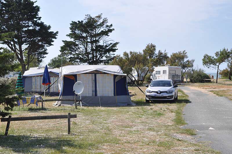 camping municipal de St Denis, Oléron,emplacement camping traditionnel